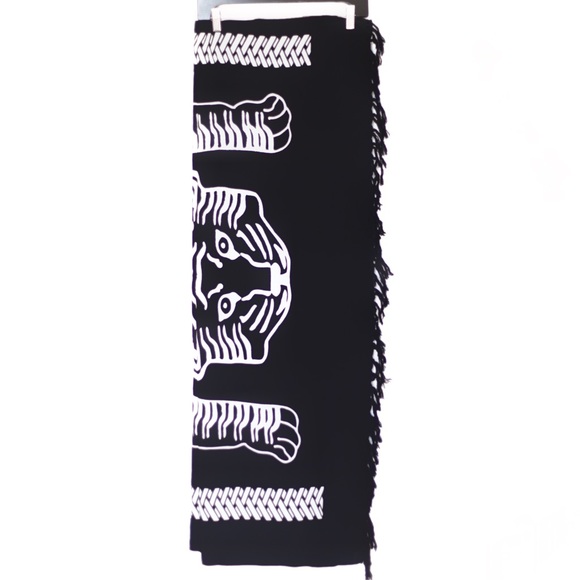 THE ESOTERIC WORLD Oversized Tiger Scarf - Picture 2 of 4